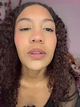 Daphnne Curly online show from May 10, 1:33 am