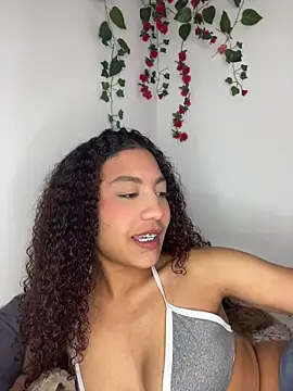 Daphnne Curly online show from May 15, 2:29 am