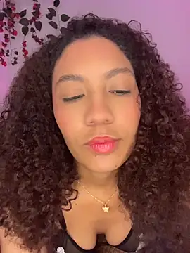 Daphnne Curly online show from June 6, 4:39 am