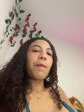 Daphnne Curly online show from June 10, 6:01 am