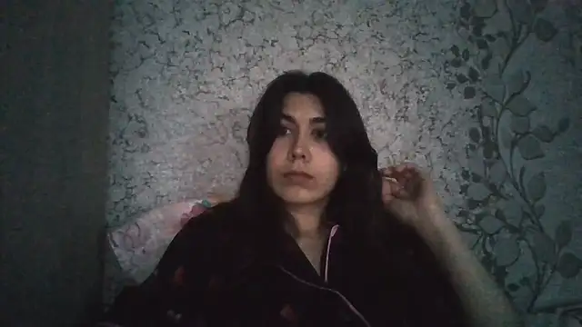 AliceDiamond5432 online show from May 2, 5:18 pm