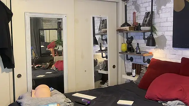 Snapshot of maxbandit chatting on October 28, 1:47 pm maxbandit online show from October 28, 1:47 pm