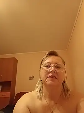 Snapshot of I_amVeronicle chatting on June 10, 8:30 pm I amVeronicle online show from June 10, 8:30 pm