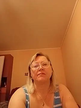 Snapshot of I_amVeronicle chatting on June 19, 10:30 am I amVeronicle online show from June 19, 10:30 am