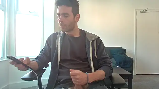Snapshot of frenchbdmaninlondon chatting on April 27, 11:08 am frenchbdmaninlondon online show from April 27, 11:08 am