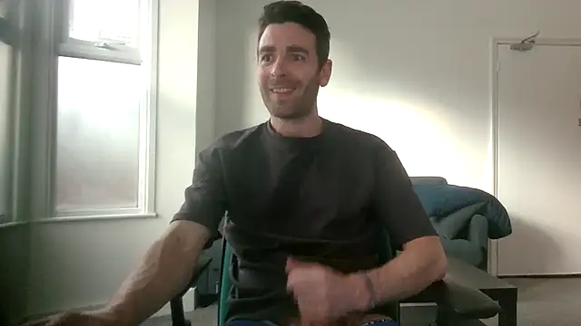 Snapshot of frenchbdmaninlondon chatting on May 6, 6:02 pm frenchbdmaninlondon online show from May 6, 6:02 pm
