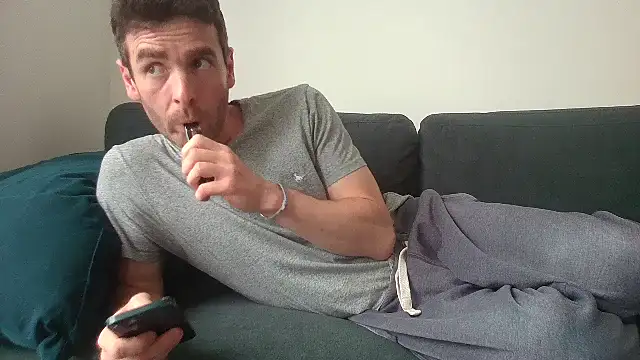Snapshot of frenchbdmaninlondon chatting on June 3, 1:25 pm frenchbdmaninlondon online show from June 3, 1:25 pm