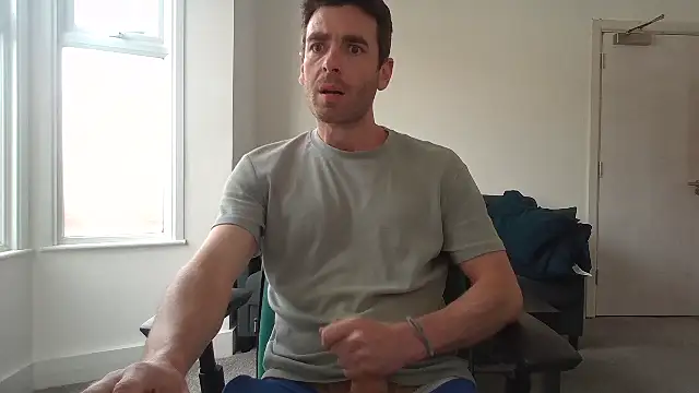 Snapshot of frenchbdmaninlondon chatting on June 15, 11:45 am frenchbdmaninlondon online show from June 15, 11:45 am