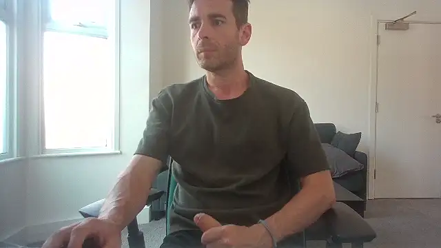 Snapshot of frenchbdmaninlondon chatting on July 8, 1:26 pm frenchbdmaninlondon online show from July 8, 1:26 pm