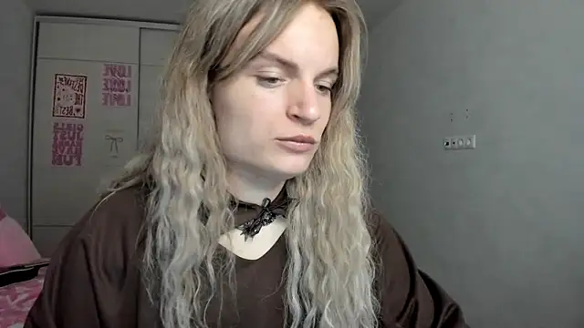milliKira006 online show from May 9, 7:19 pm