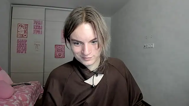 milliKira006 online show from May 10, 7:24 am