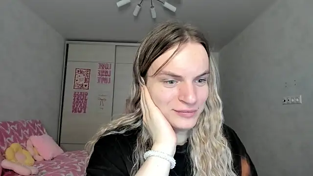 milliKira006 online show from May 26, 7:54 pm