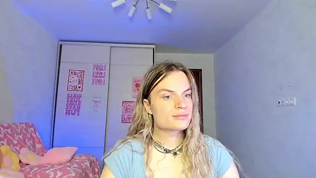 milliKira006 online show from May 27, 1:57 am