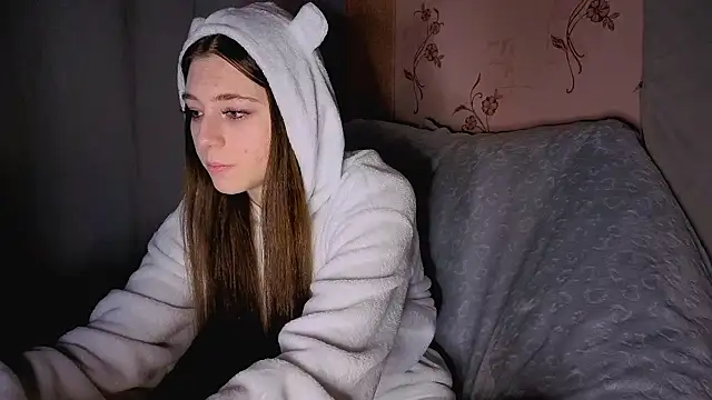 SunlitDeslre online show from April 20, 3:37 pm