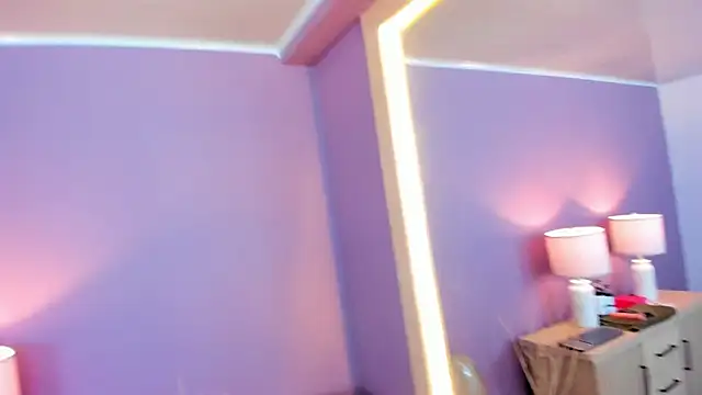 vailoetharris online show from April 25, 11:57 am