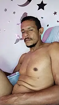 Snapshot of El_junior21 chatting on May 2, 1:38 pm El junior21 online show from May 2, 1:38 pm