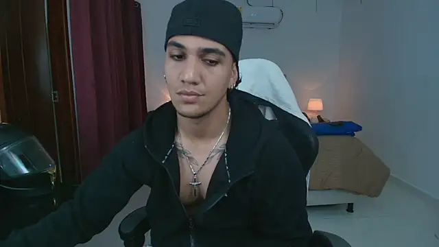 Snapshot of Mrbig_maximo chatting on June 20, 2:03 am Mrbig maximo online show from June 20, 2:03 am