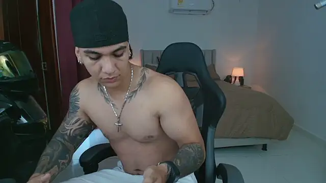 Snapshot of Mrbig_maximo chatting on June 23, 11:08 am Mrbig maximo online show from June 23, 11:08 am