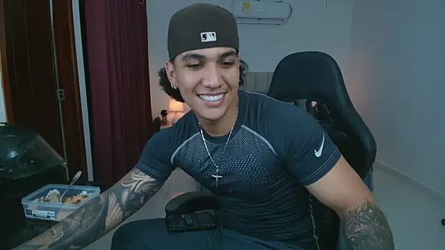 Snapshot of Mrbig_maximo chatting on June 27, 2:38 am Mrbig maximo online show from June 27, 2:38 am