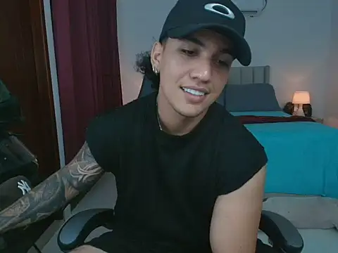 Snapshot of Mrbig_maximo chatting on June 28, 1:55 am Mrbig maximo online show from June 28, 1:55 am
