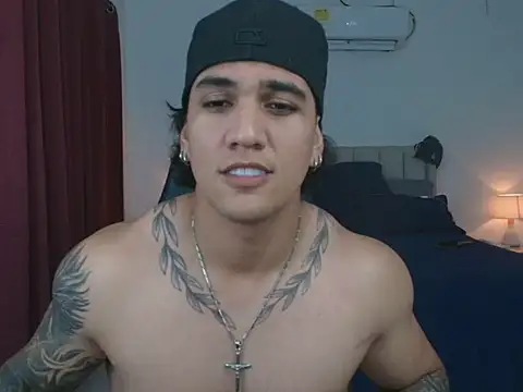 Snapshot of Mrbig_maximo chatting on July 4, 1:23 am Mrbig maximo online show from July 4, 1:23 am
