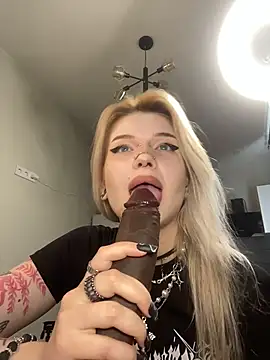 DriveThruCiri online show from May 3, 7:36 am