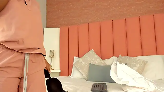 MiaJacksson online show from June 12, 7:46 pm