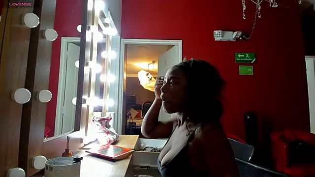 Snapshot of MiaJacksson chatting on July 16, 7:53 pm MiaJacksson online show from July 16, 7:53 pm