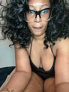 EllesWorld online show from May 19, 2:23 pm
