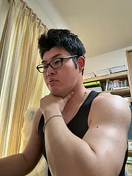 Snapshot of shun_201 chatting on May 10, 5:01 am shun 201 online show from May 10, 5:01 am