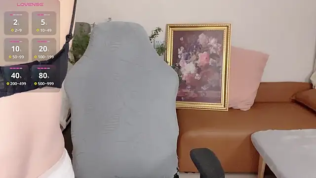 Puppy-kiss online show from April 21, 10:43 am