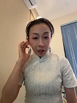summer0430 online show from June 9, 9:10 am
