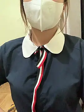 Ninaa18 online show from May 5, 2:36 pm