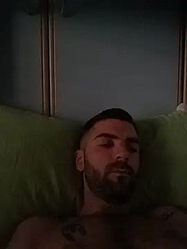 Snapshot of alieno_napoletano chatting on July 26, 2:57 pm alieno napoletano online show from July 26, 2:57 pm