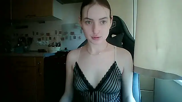 Lisanta online show from May 31, 10:44 am