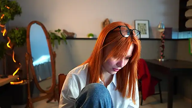 MinhSigalaa online show from April 25, 4:15 am