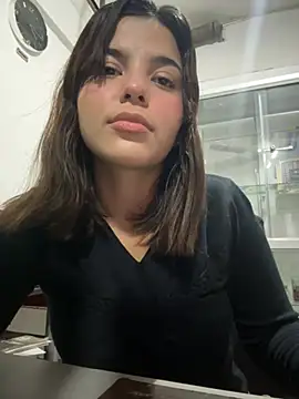 Snapshot of Mia_Tylor01 chatting on June 24, 5:06 am Mia Tylor01 online show from June 24, 5:06 am