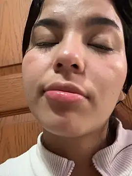 Snapshot of Mia_Tylor01 chatting on June 25, 5:12 am Mia Tylor01 online show from June 25, 5:12 am