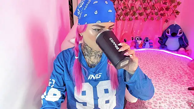 Megan Robertss online show from June 30, 8:43 pm