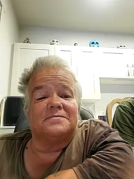 Snapshot of smokinhotshorty chatting on July 18, 3:49 pm smokinhotshorty online show from July 18, 3:49 pm