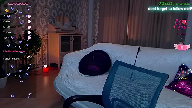Snapshot of FromRussia chatting on April 22, 1:41 am FromRussia online show from April 22, 1:41 am
