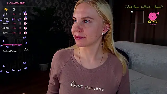 Snapshot of FromRussia chatting on May 18, 9:59 am FromRussia online show from May 18, 9:59 am