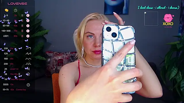 Snapshot of FromRussia chatting on May 27, 1:57 am FromRussia online show from May 27, 1:57 am