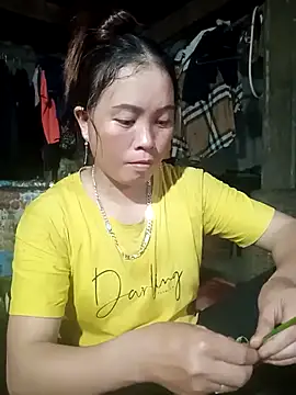 phuongtrinh1 online show from May 25, 12:55 pm
