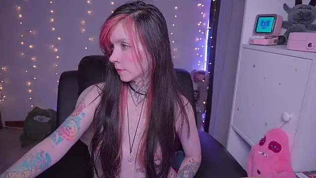 Snapshot of -VKatt chatting on June 14, 3:08 am -VKatt online show from June 14, 3:08 am