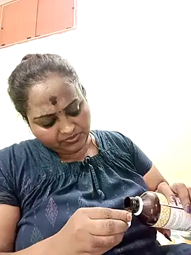 Jassminsree online show from April 22, 4:30 pm