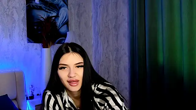 Snapshot of Holly_Beck chatting on May 28, 12:30 am Holly Beck online show from May 28, 12:30 am