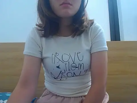 Snapshot of Mimi_200 chatting on June 5, 6:20 am Mimi 200 online show from June 5, 6:20 am
