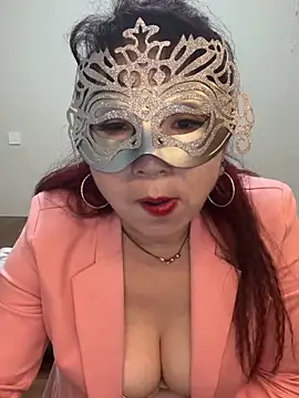 lucy-698 online show from May 1, 12:32 pm
