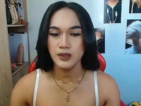 Snapshot of YourHot_Nica chatting on May 6, 1:25 am YourHot Nica online show from May 6, 1:25 am